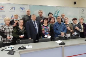 ветераны труда АО "СмАЗ" -награждены за многолетнюю, непрерывную трудовую деятельность и активное участие в общественной жизни завода - фото - 1